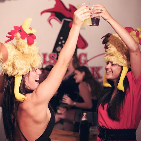 Rising Cock Party Hostel Lagos Exteriör bild